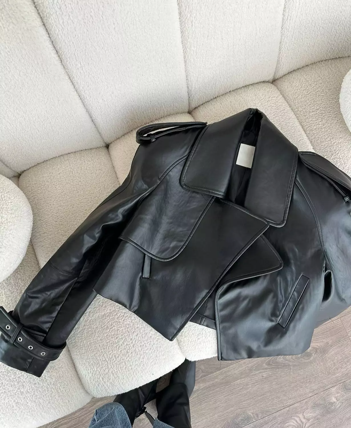 Cropped leather jacket 4