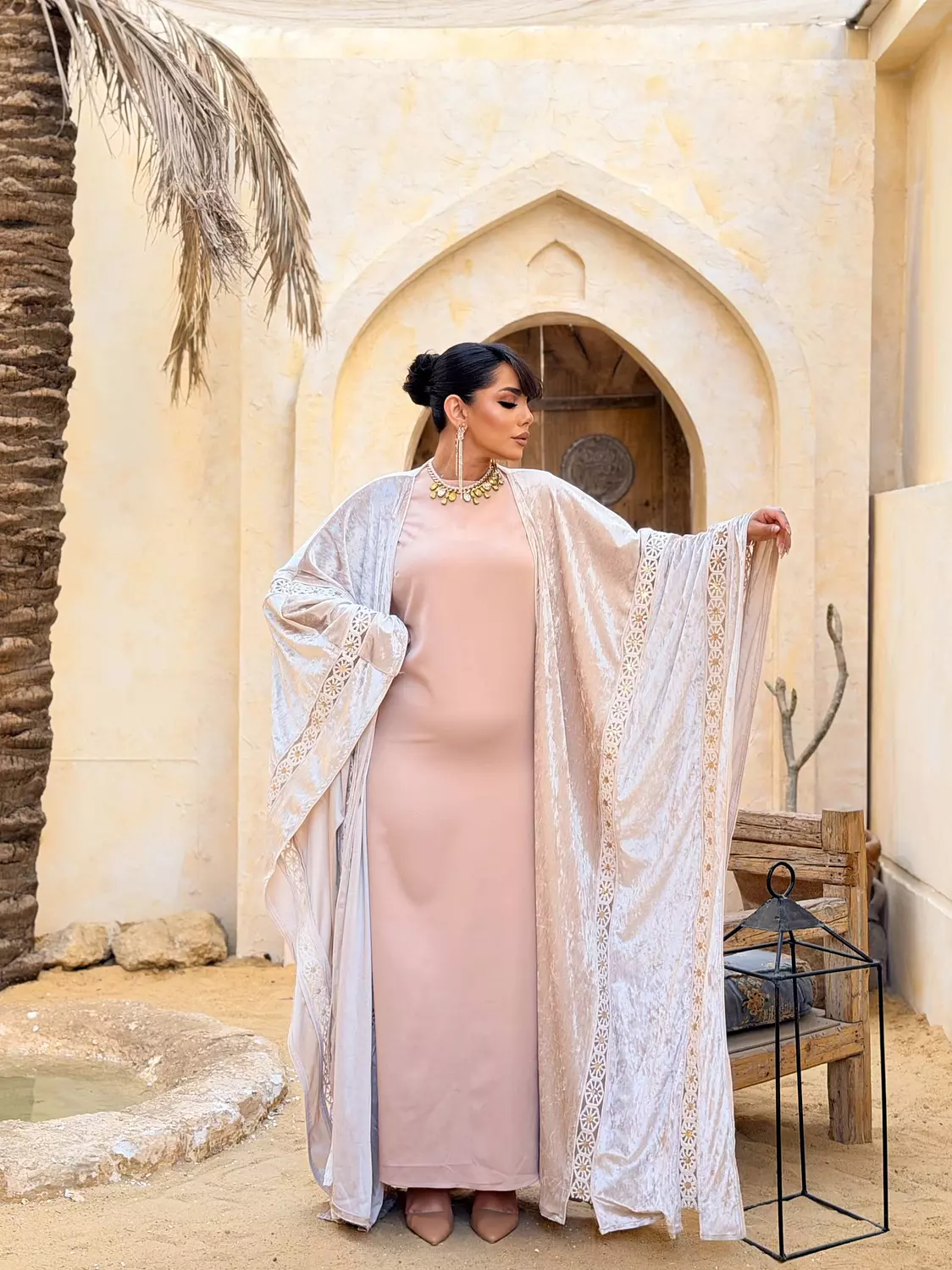 Hālat Al-Badr Kaftan hover image