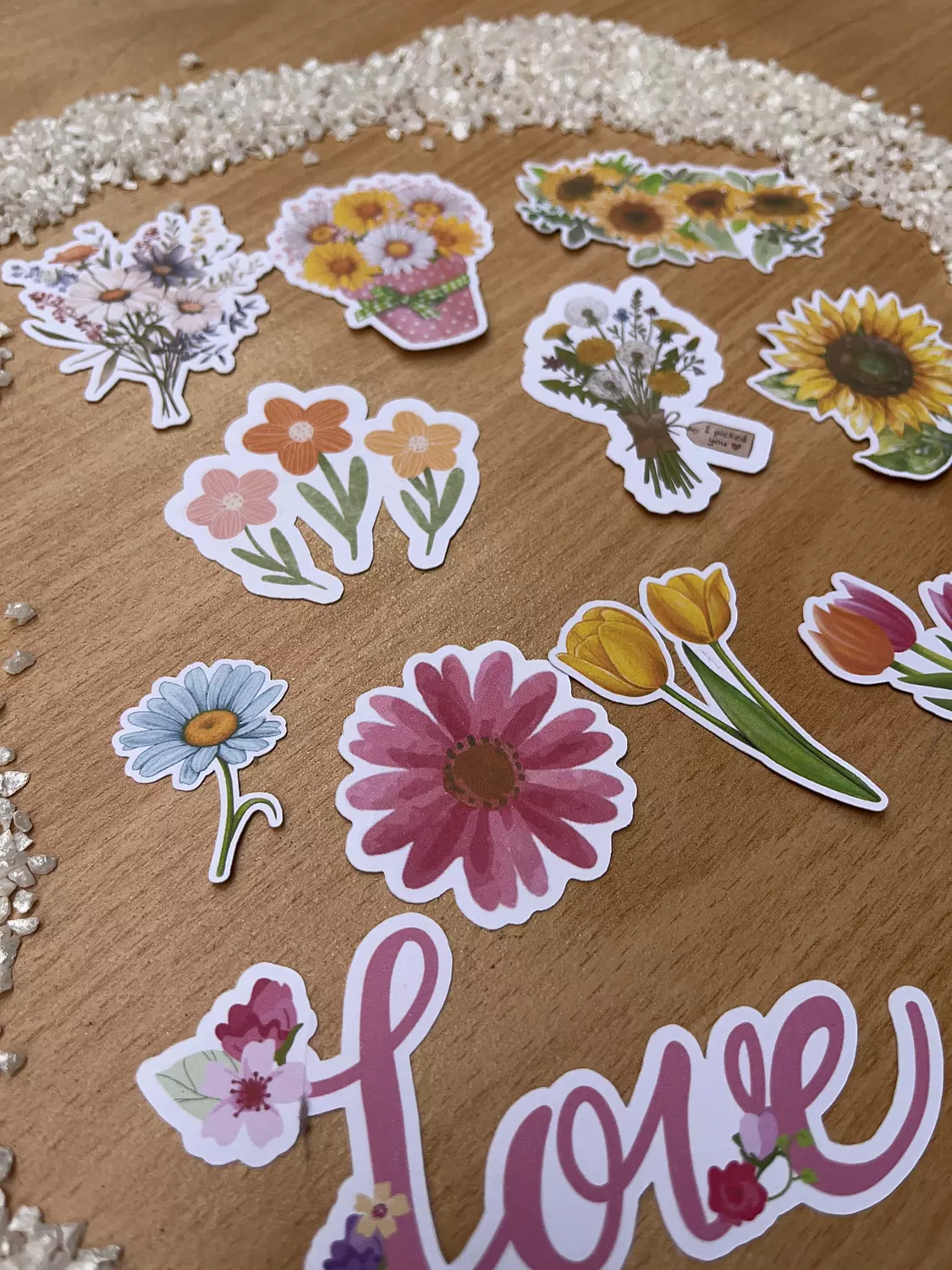 بوكس الاستيكرات 24