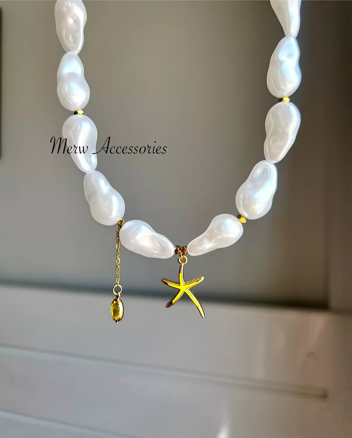 Pearl chockers ..5 4