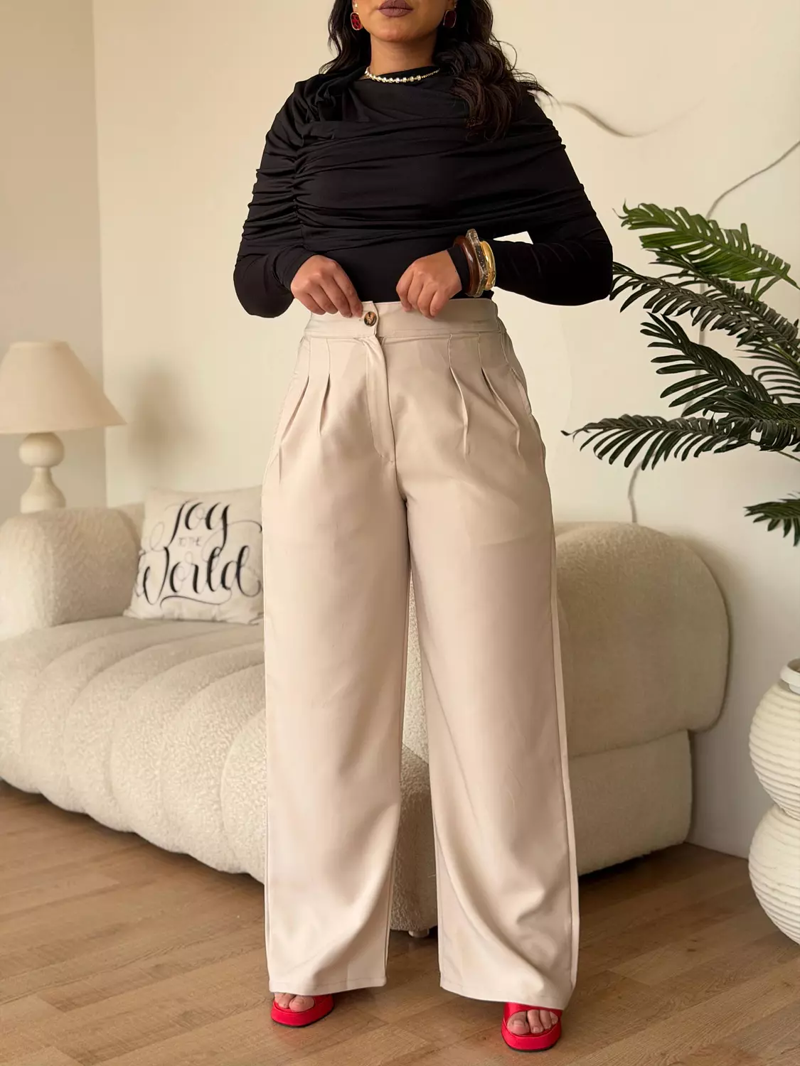 The Command Pants In Beige 4