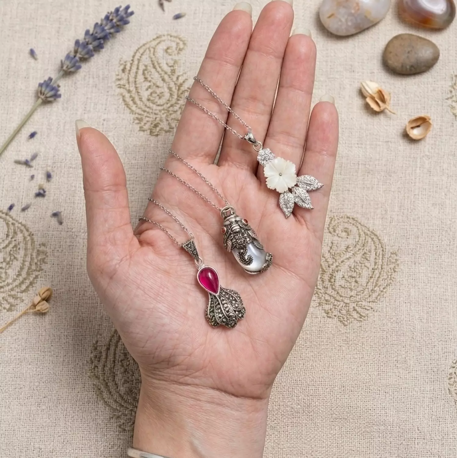 Flower pendant+line 1