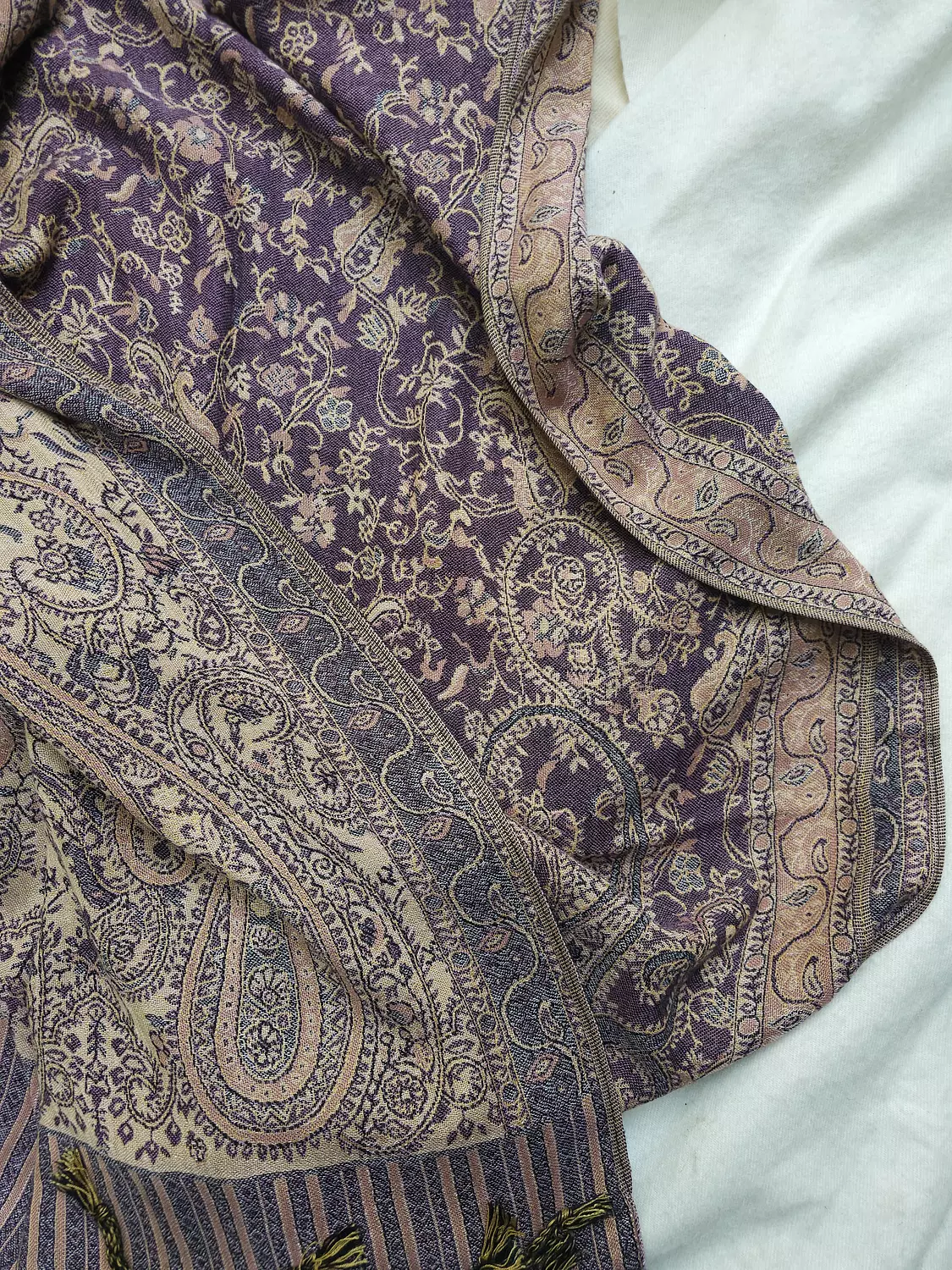Burple/beige Pashmina hover image