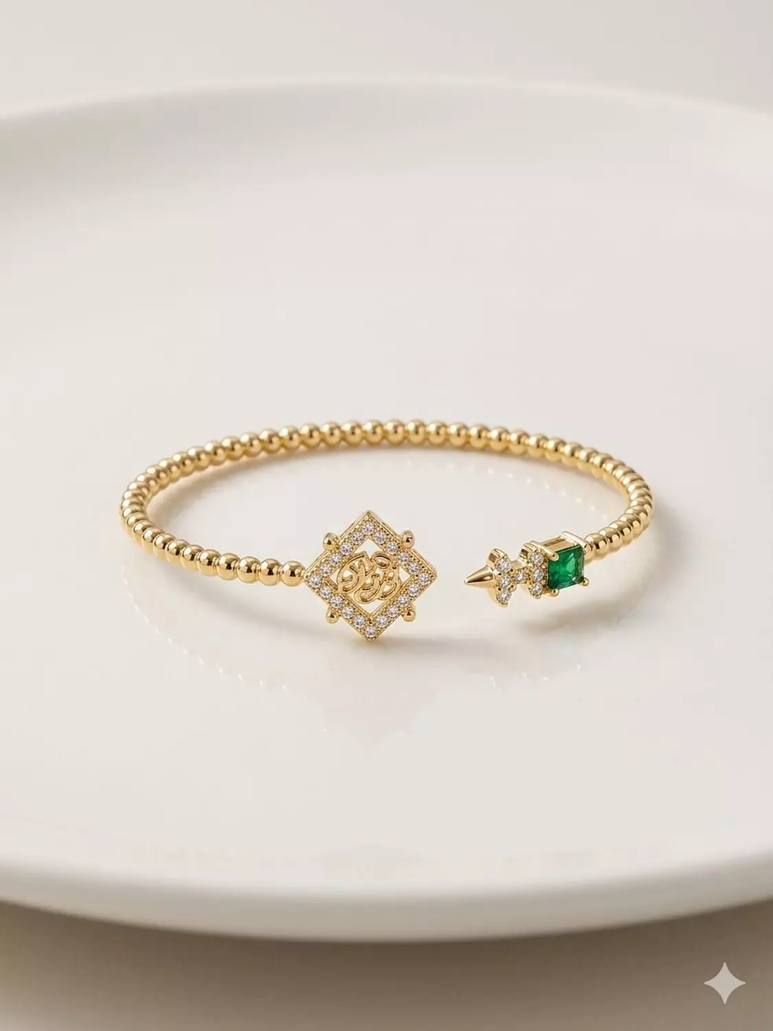 <h2 style="text-align: center"><span style="color: rgb(242, 242, 232)"><strong>Green أنت عمري</strong></span></h2>