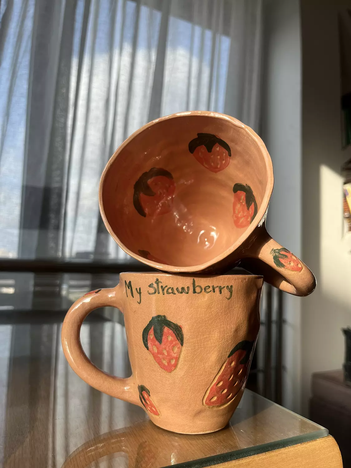 Strawberry mug image
