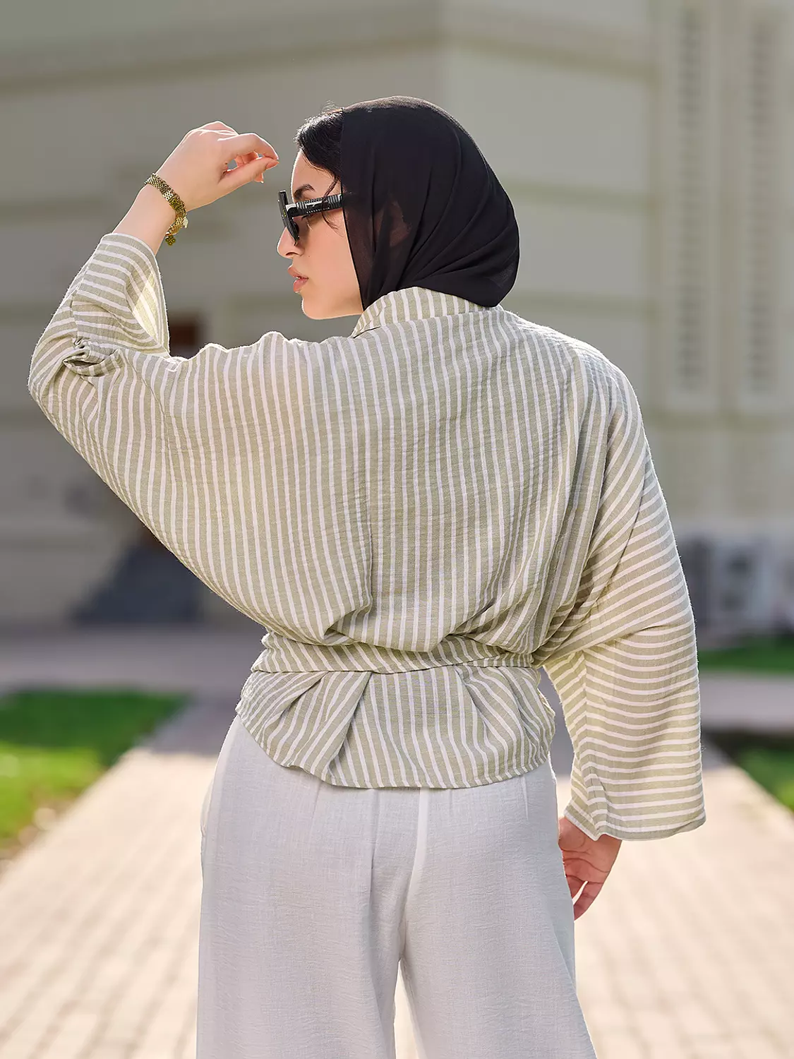 Linen Set in Beige image