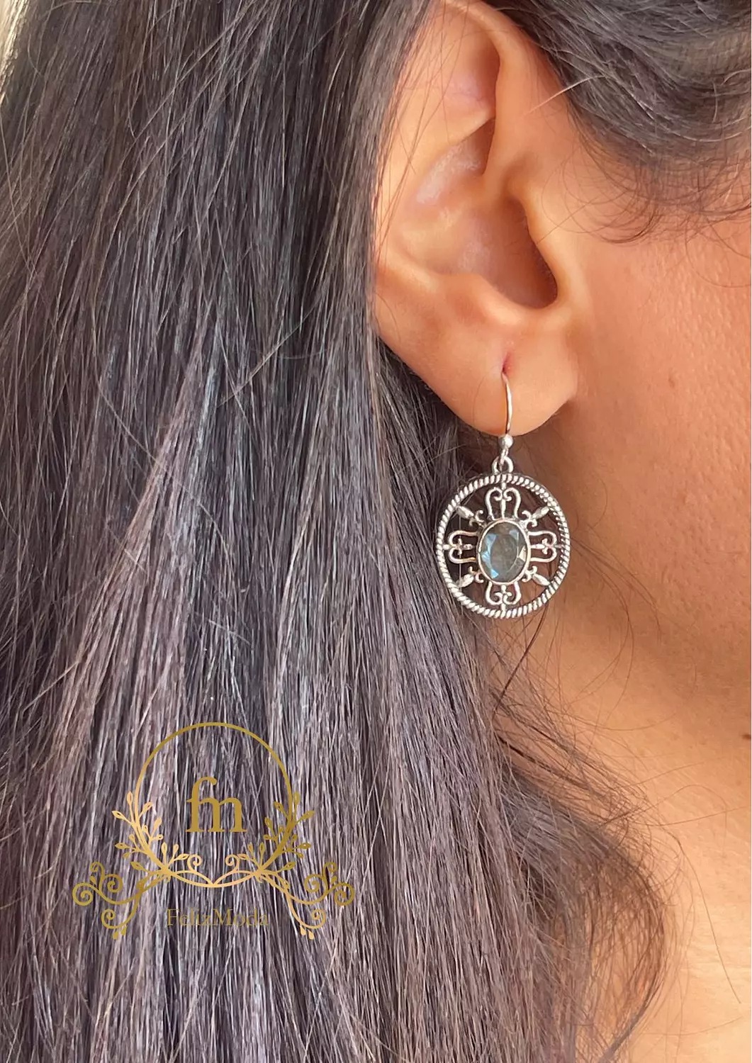 Round silver earrings with gray stone image
