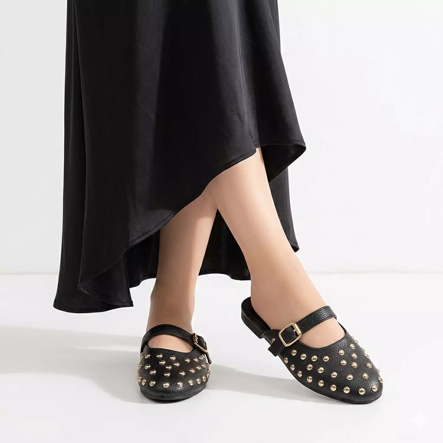 Comfortable Pearl Slides 1