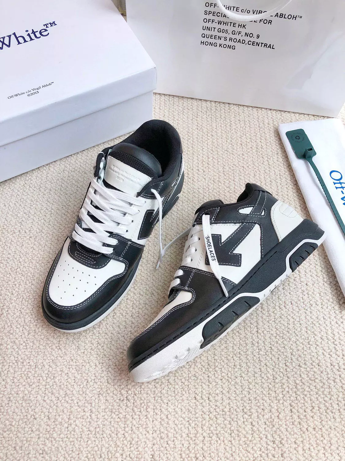 Off-White Out of Office For Walking Black 3