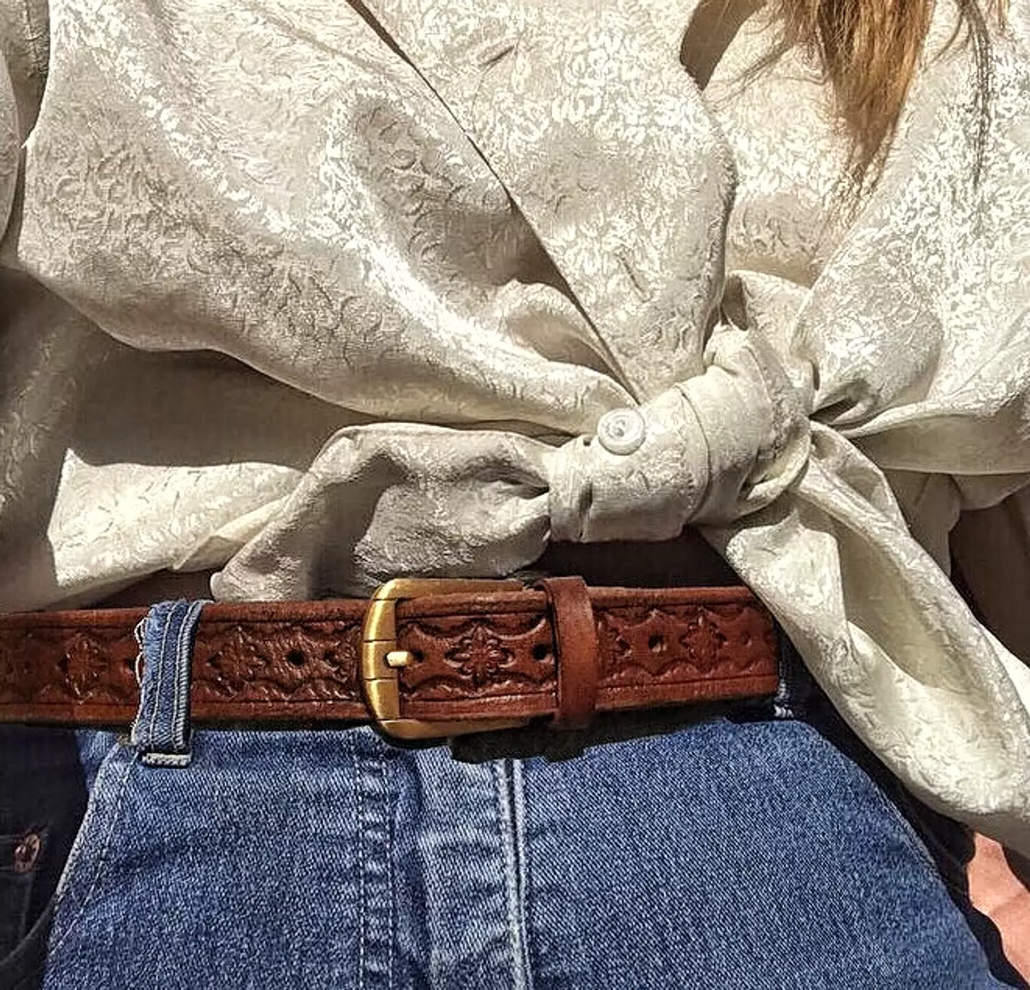 Tooled leather belt - Star flower image