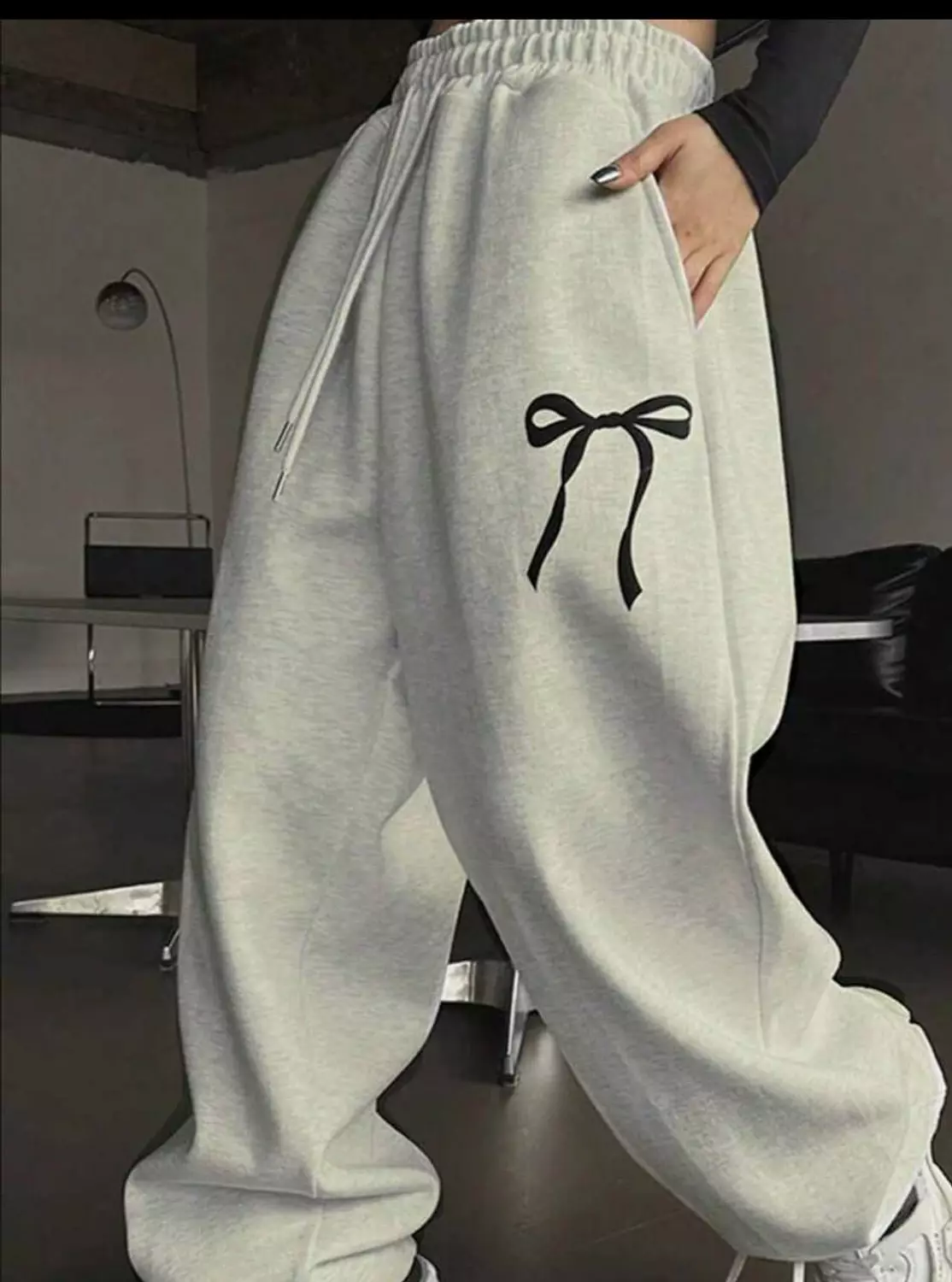 trousers image
