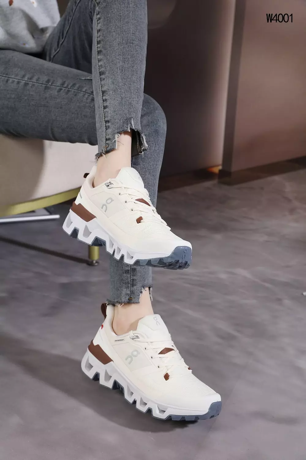 On Cloudwander Waterproof Hiking Shoes White Brown 2