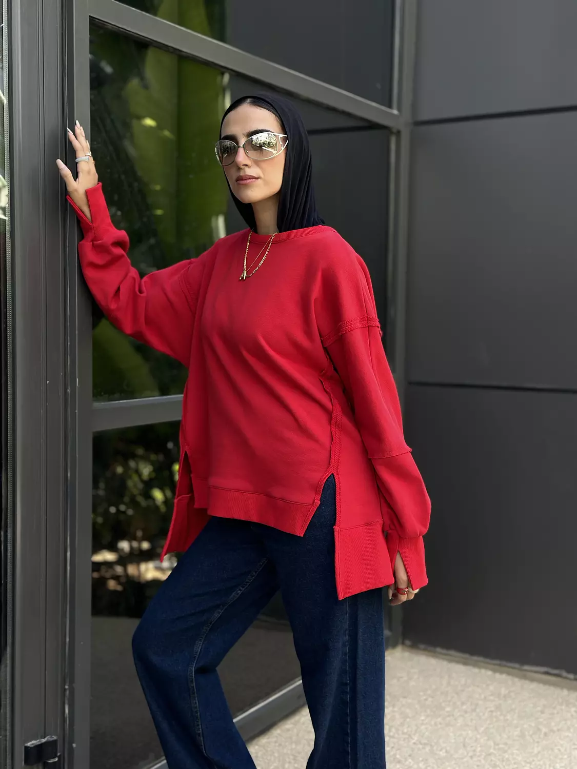 COZY SWEETSHIRT IN CRIMSON RED 2