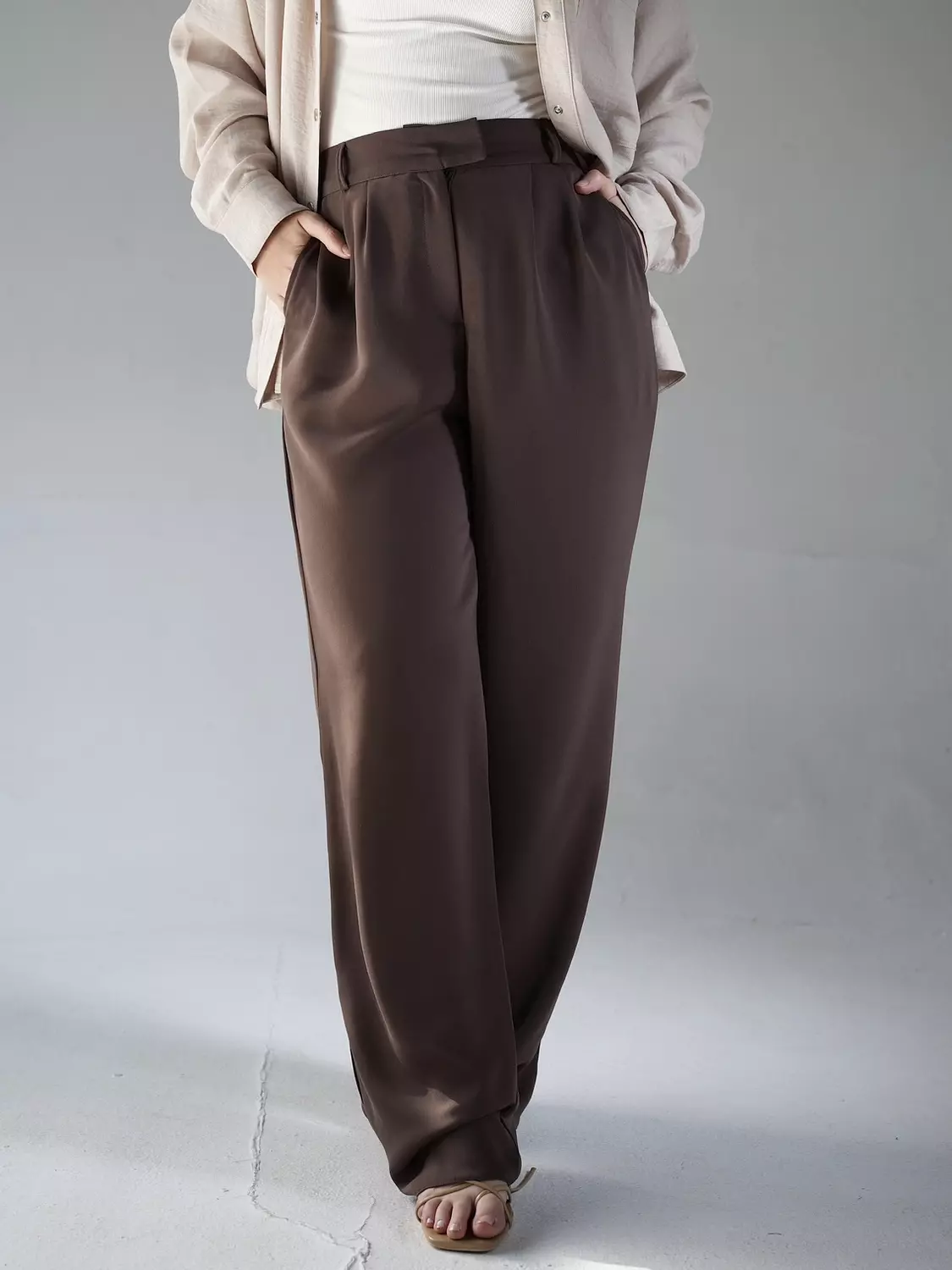 classic pant  image