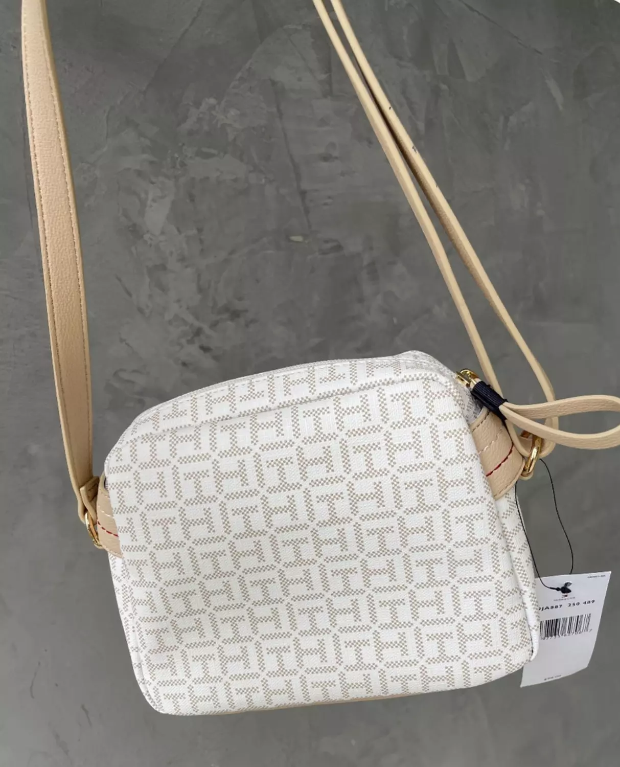 Tommy Hilfiger Crossbody Bag beige and white  hover image