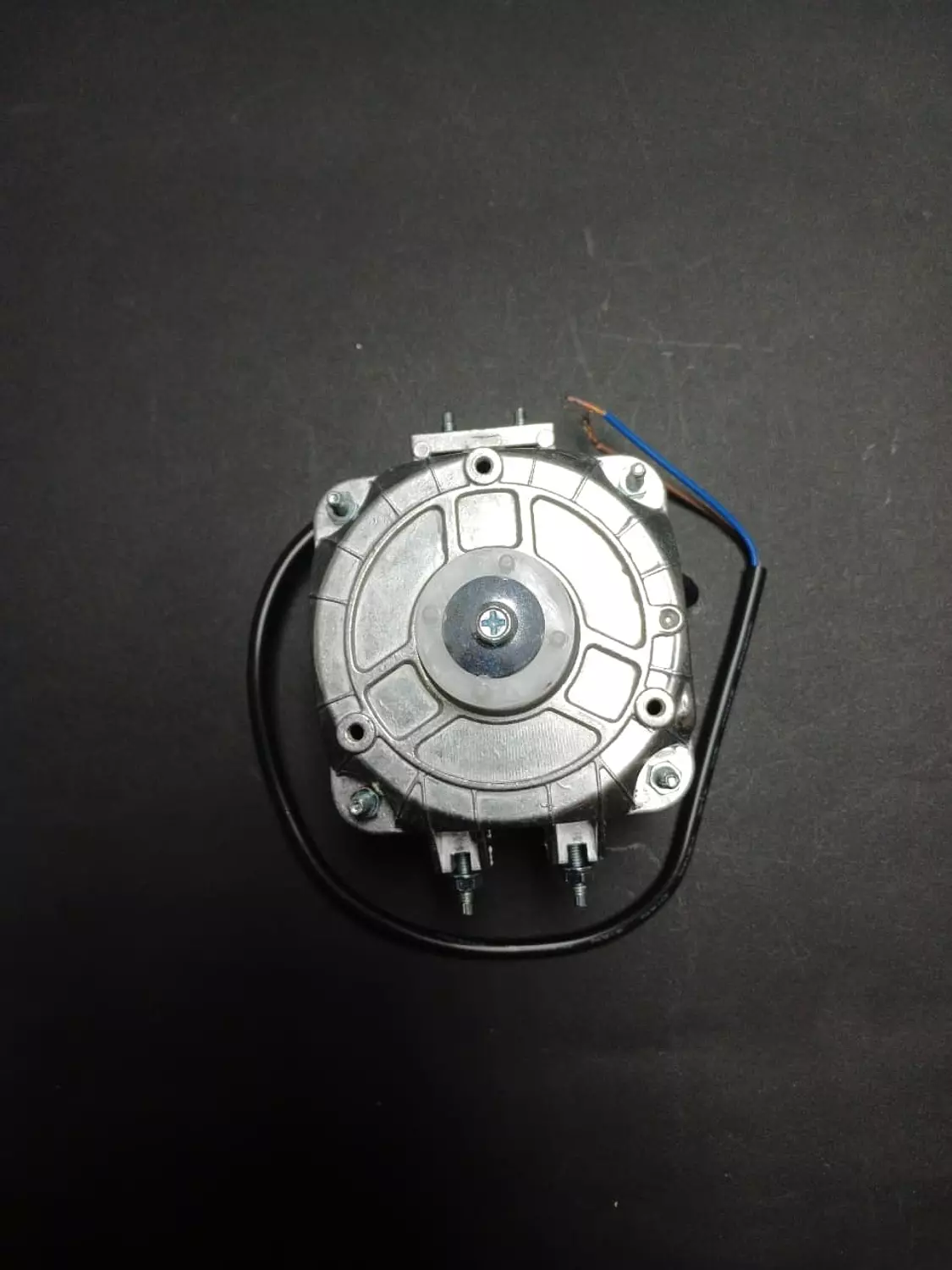 16 Watt Fan Motor - مروحة ١٦ وات  hover image