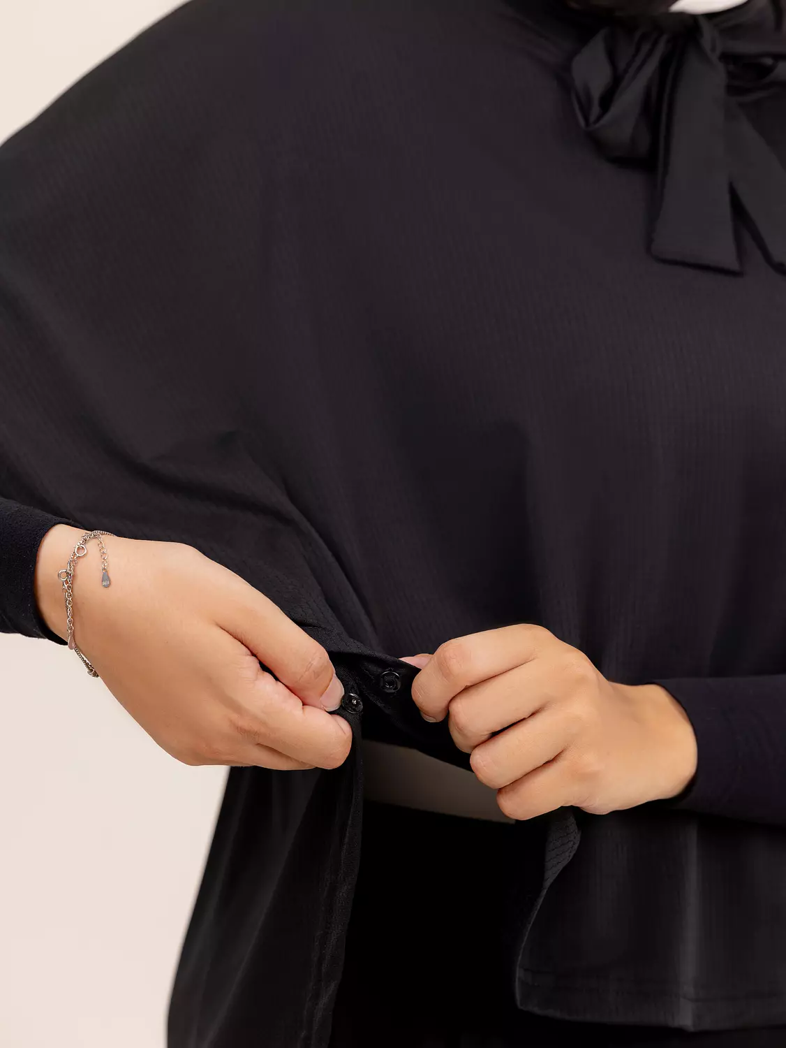 Lady Long Sports Cape 8