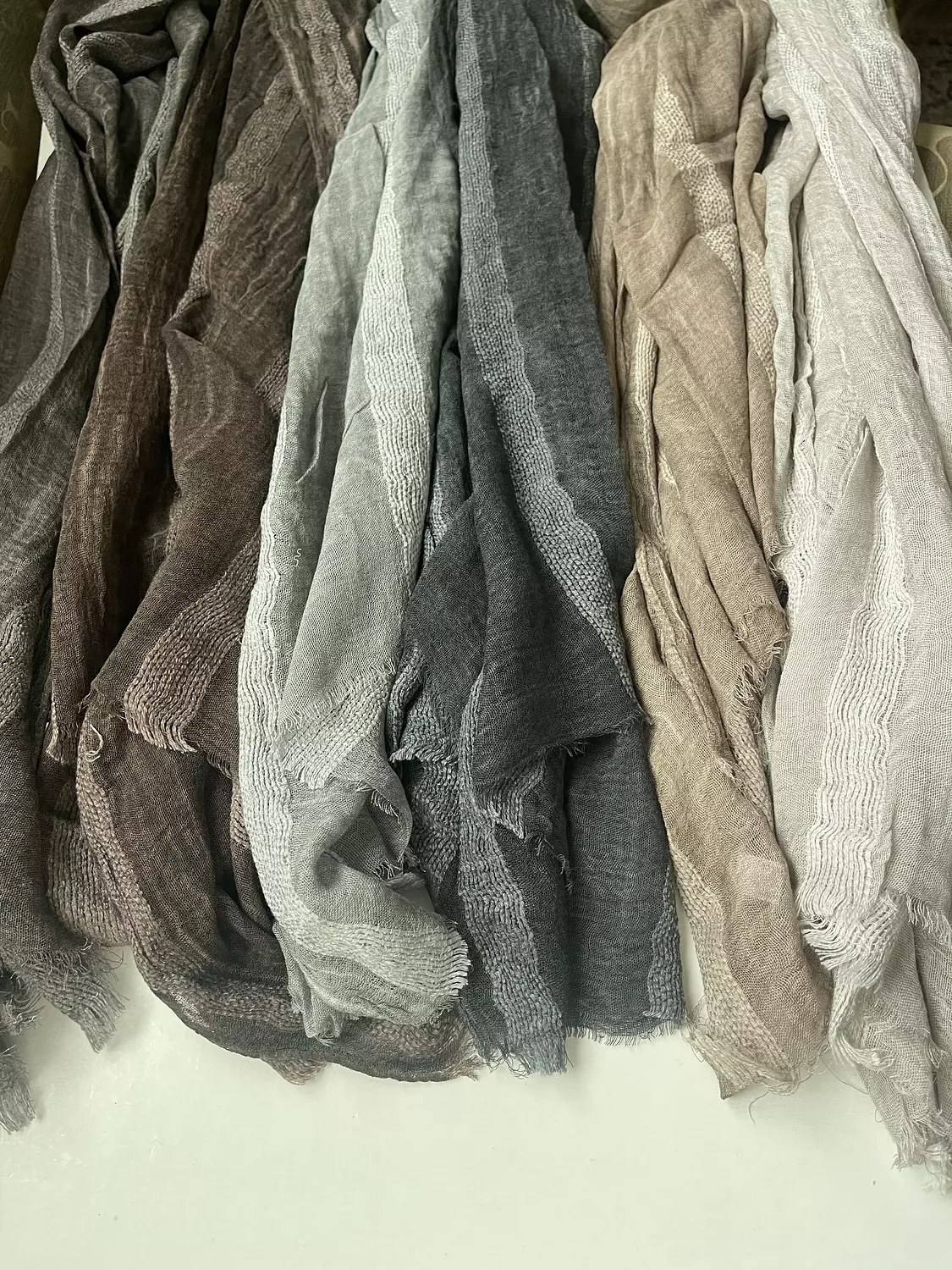 <h3 style="text-align: center"><span style="color: #000000ff">Sandstone Waves</span></h3>