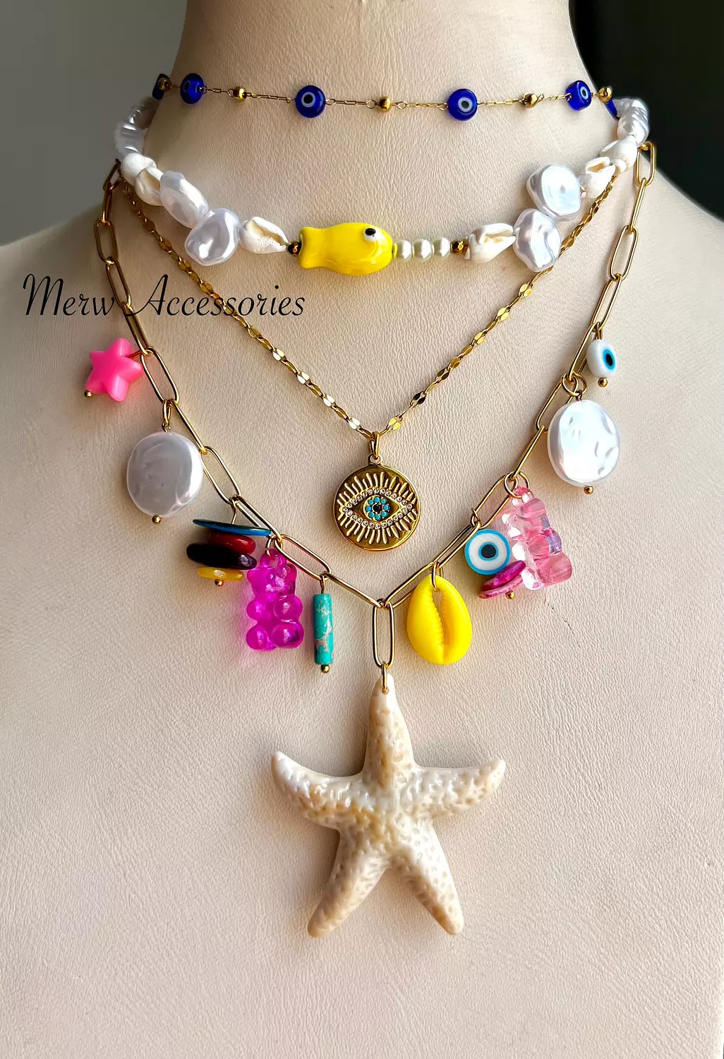 Colorful necklaces set image