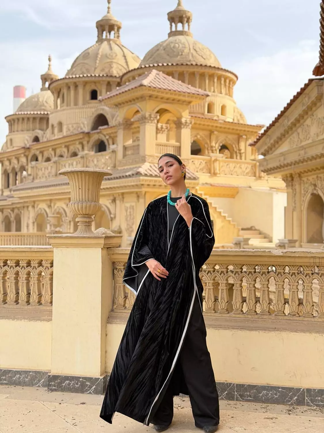 kaftan black with silver line image