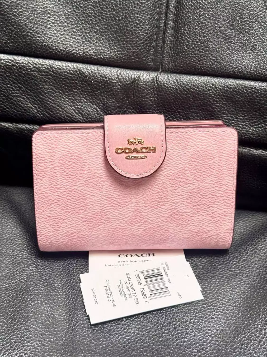 Coach wallet image