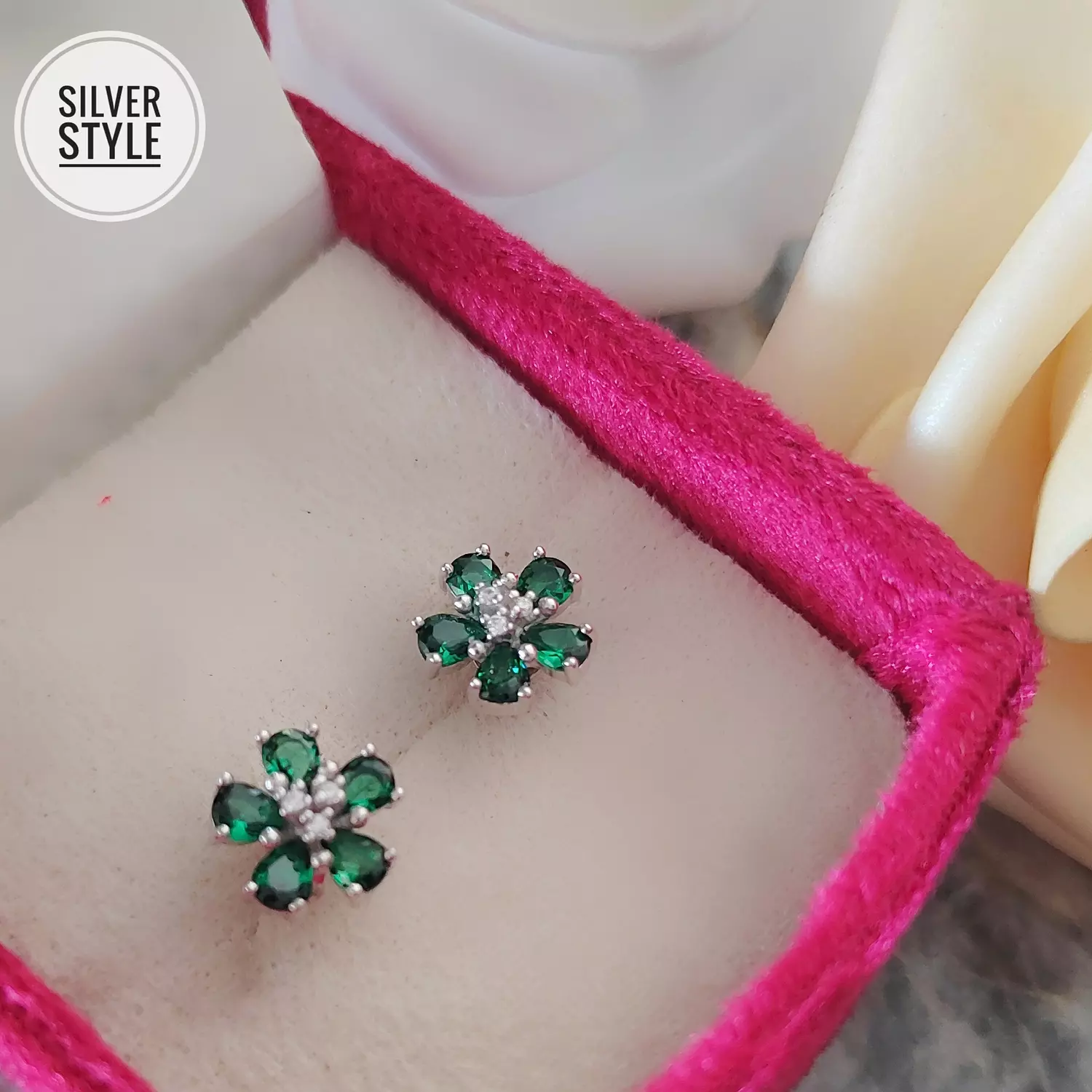 Simple flower Earrings  image