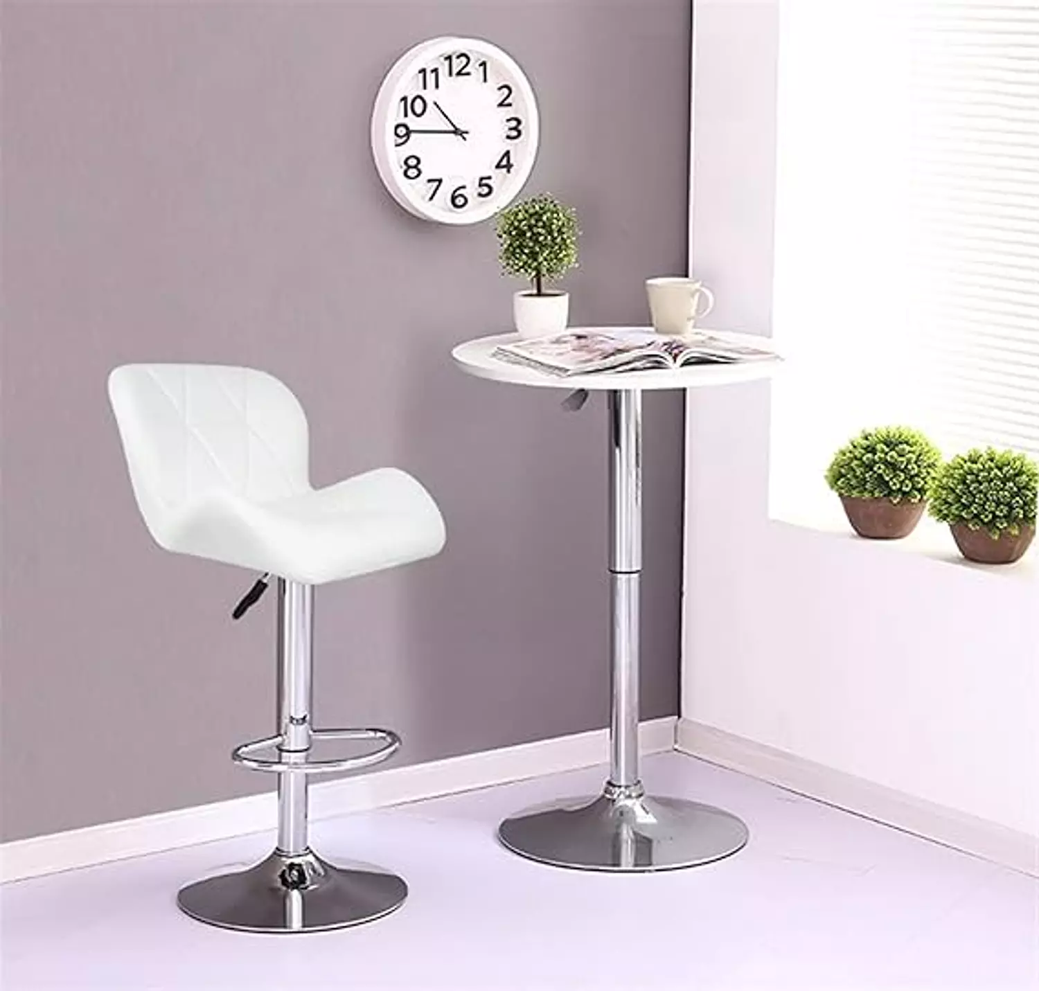 كرسي بار جلد تطريز مثلثات ابيض image