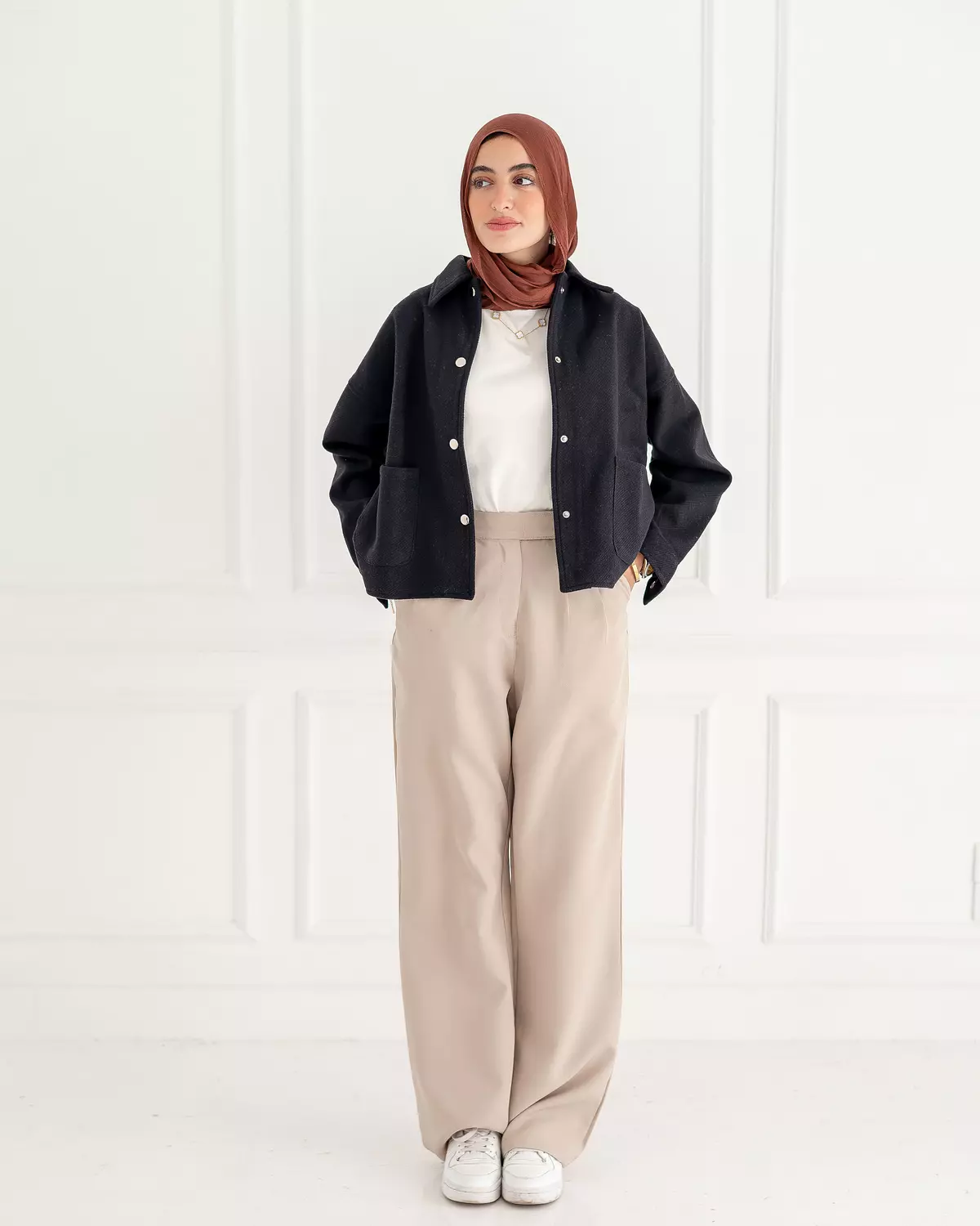 Beige classic high-waisted pant image