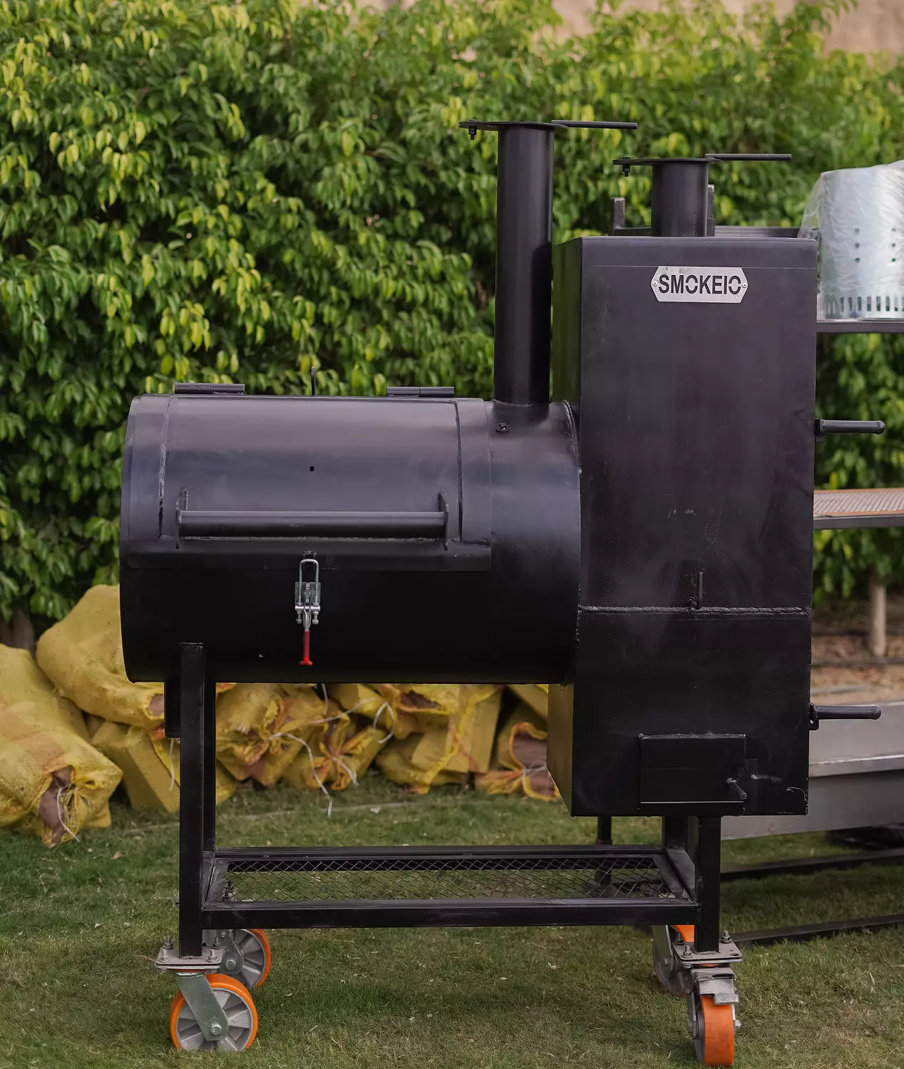 The Mini smoker hover image