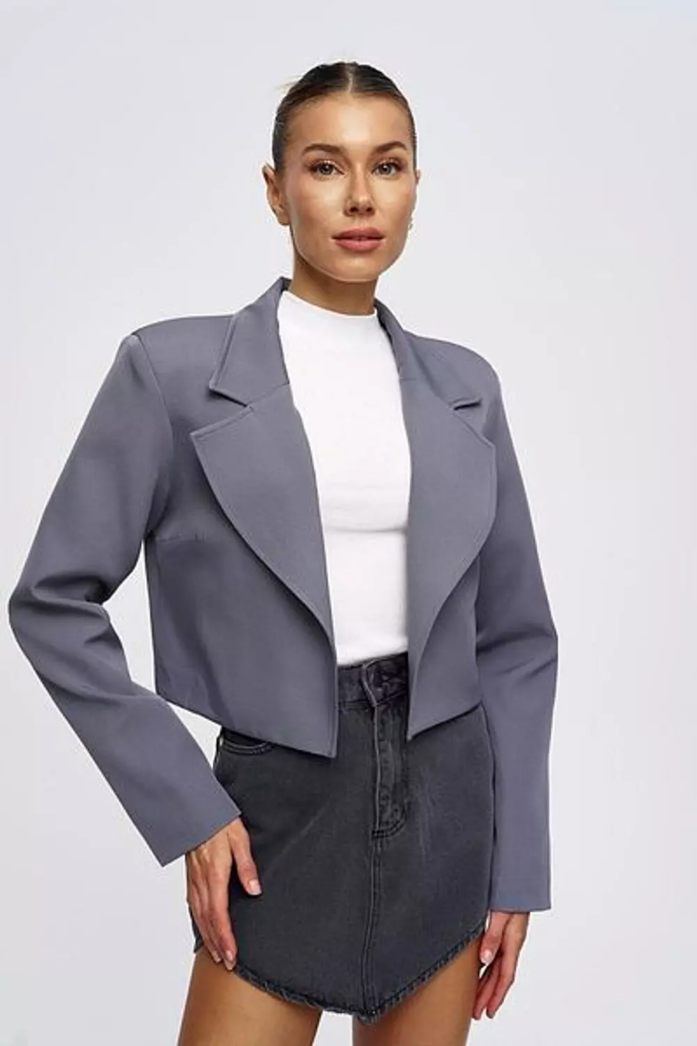 Cropped Rosaline Blazer – Boxy Fit with Notched Lapels & Lining 8