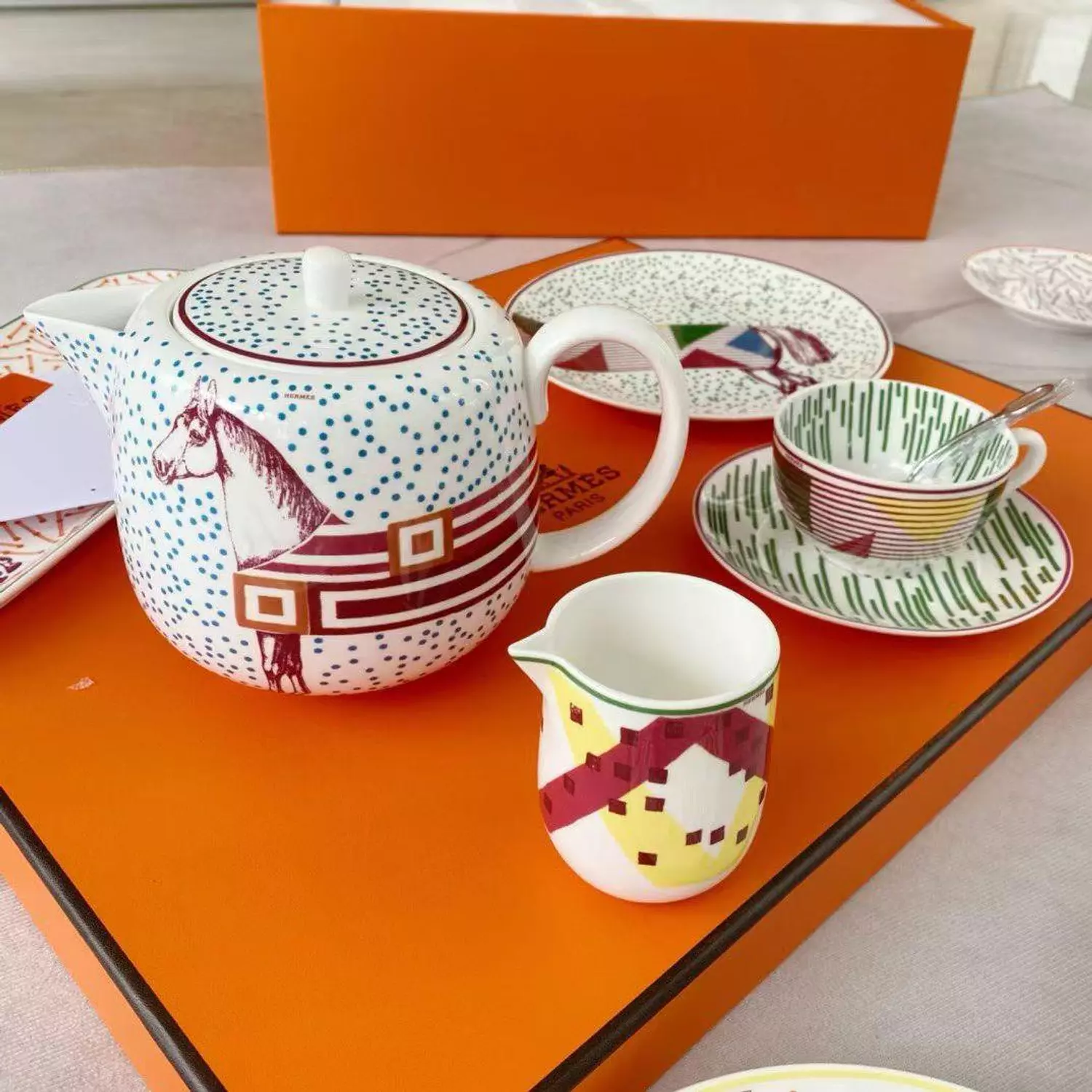 Hermès Hippomobile porcelain tea set 2