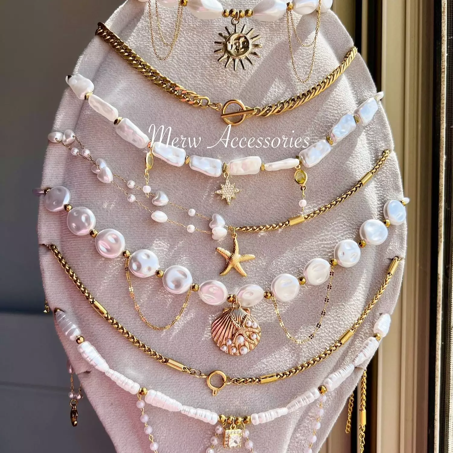 <h3>Chockers</h3>