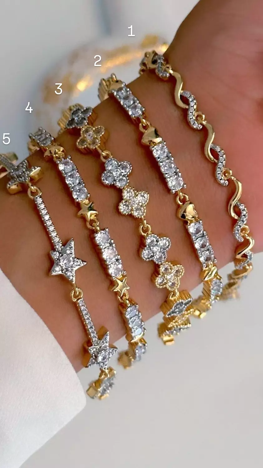 Bracelets B111 hover image
