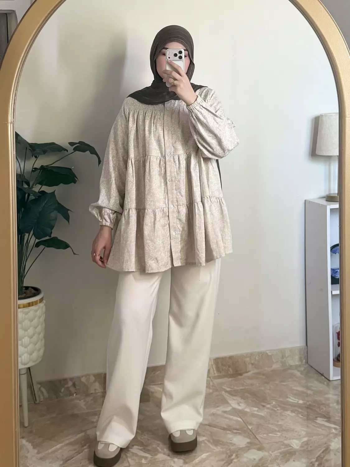 Ruffled Floral Blouse 🤍 6
