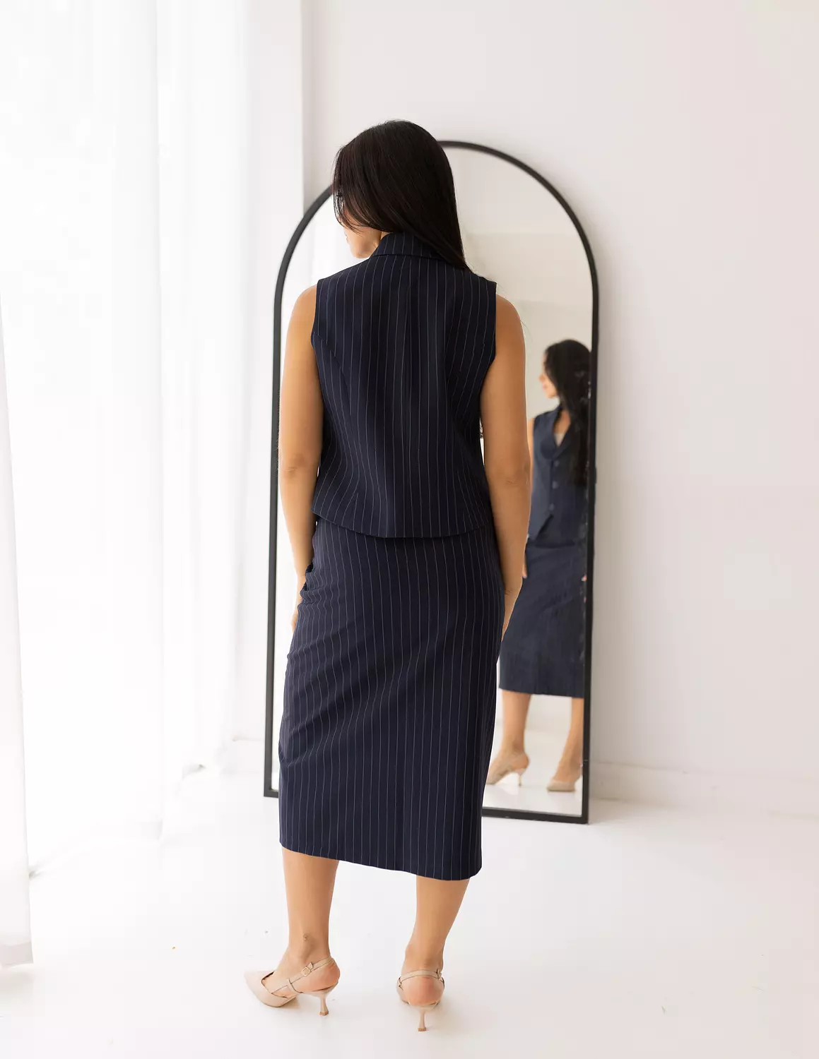 Striped Navy cropped vest  3