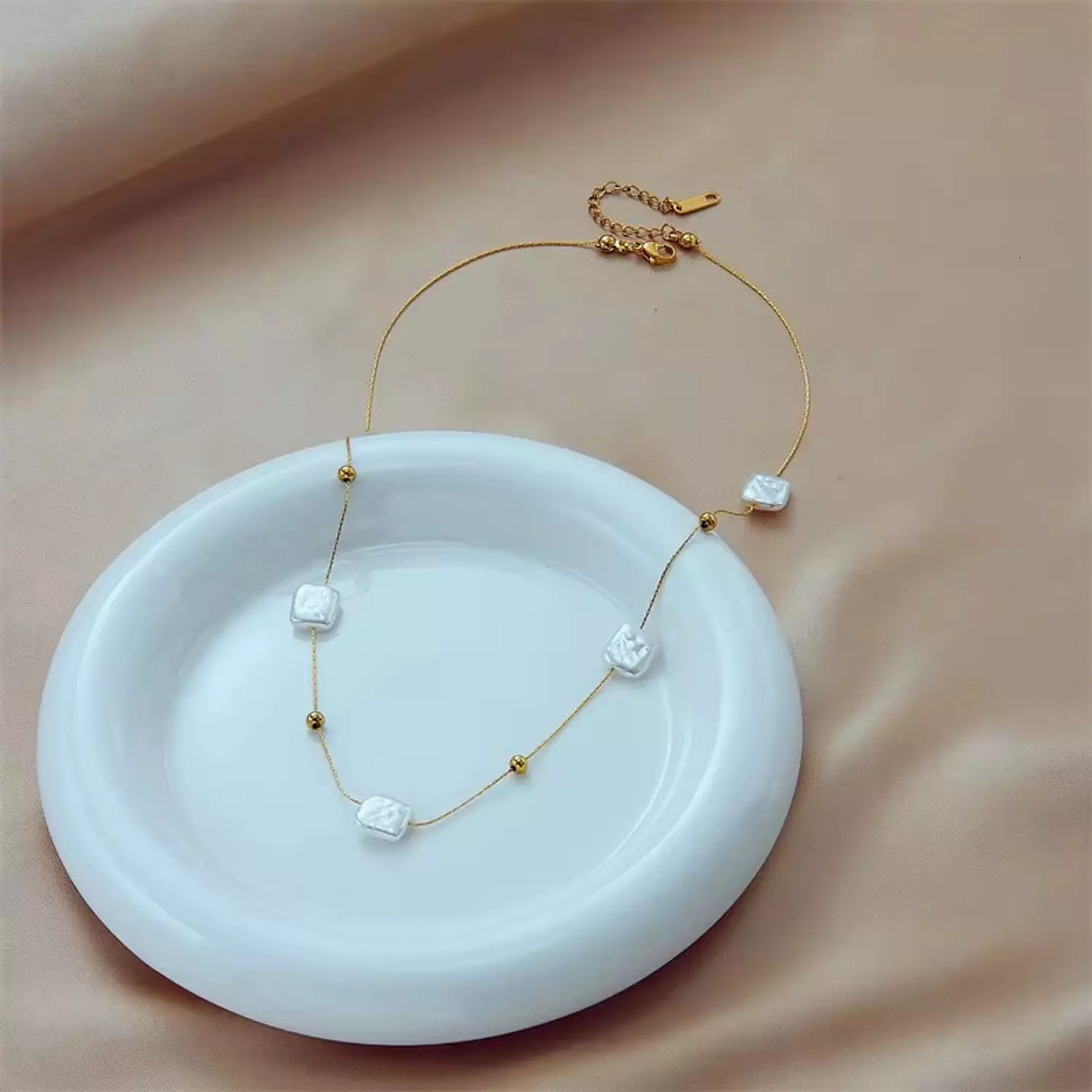 Square pearl chain necklace  3