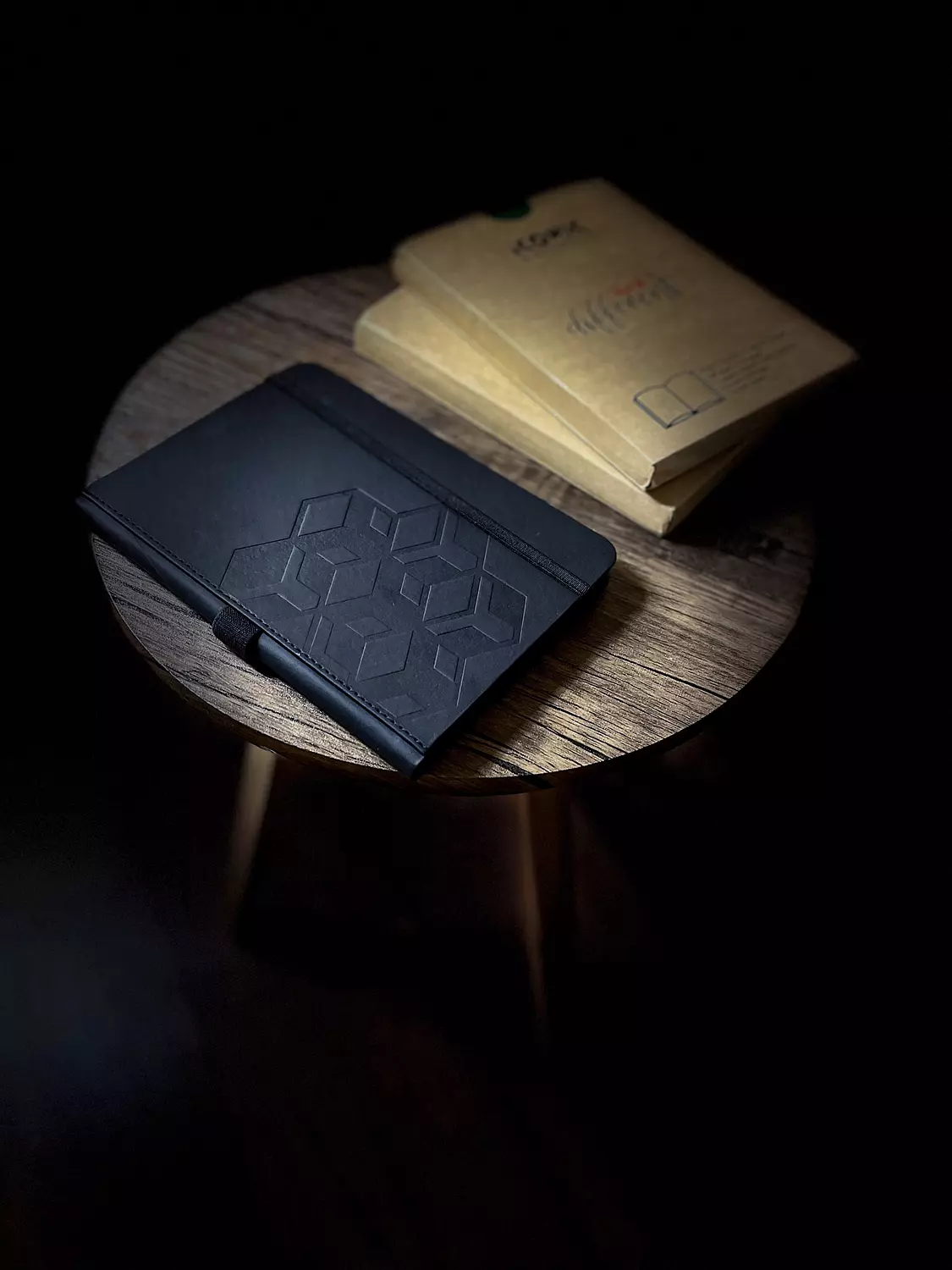 BLACK PLANNER hover image