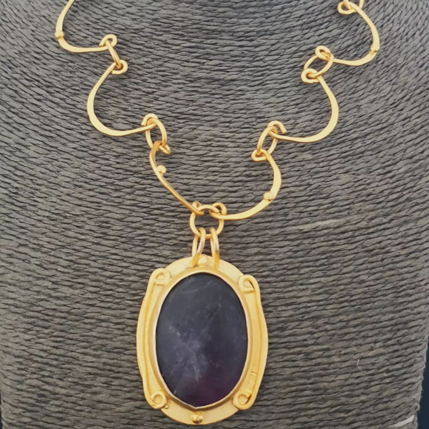 Amethyst twirl necklace image