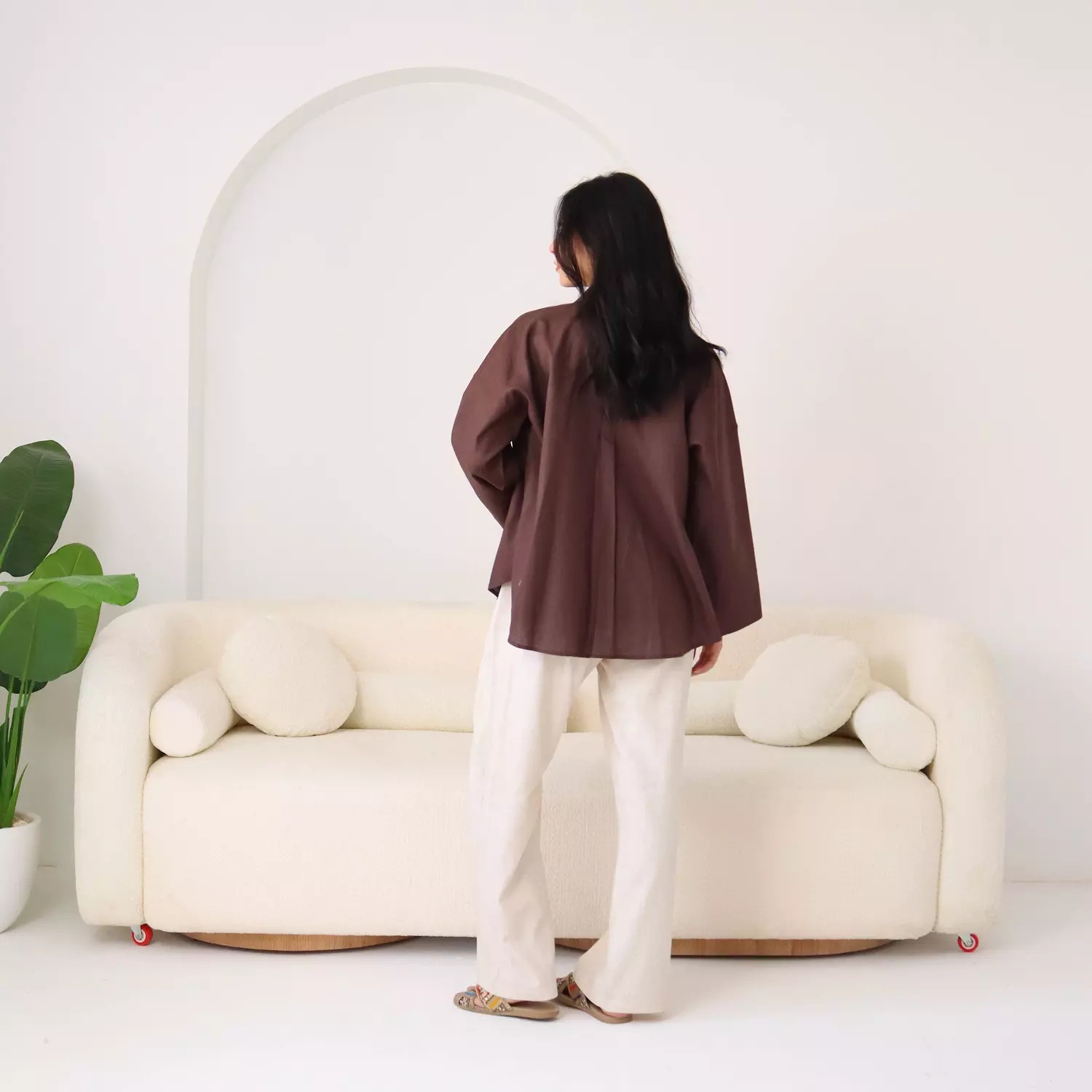 Oversize linen shirt in Brown  image