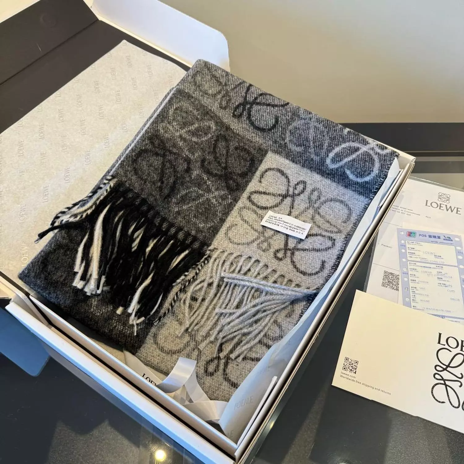 Loewe Scarf 4