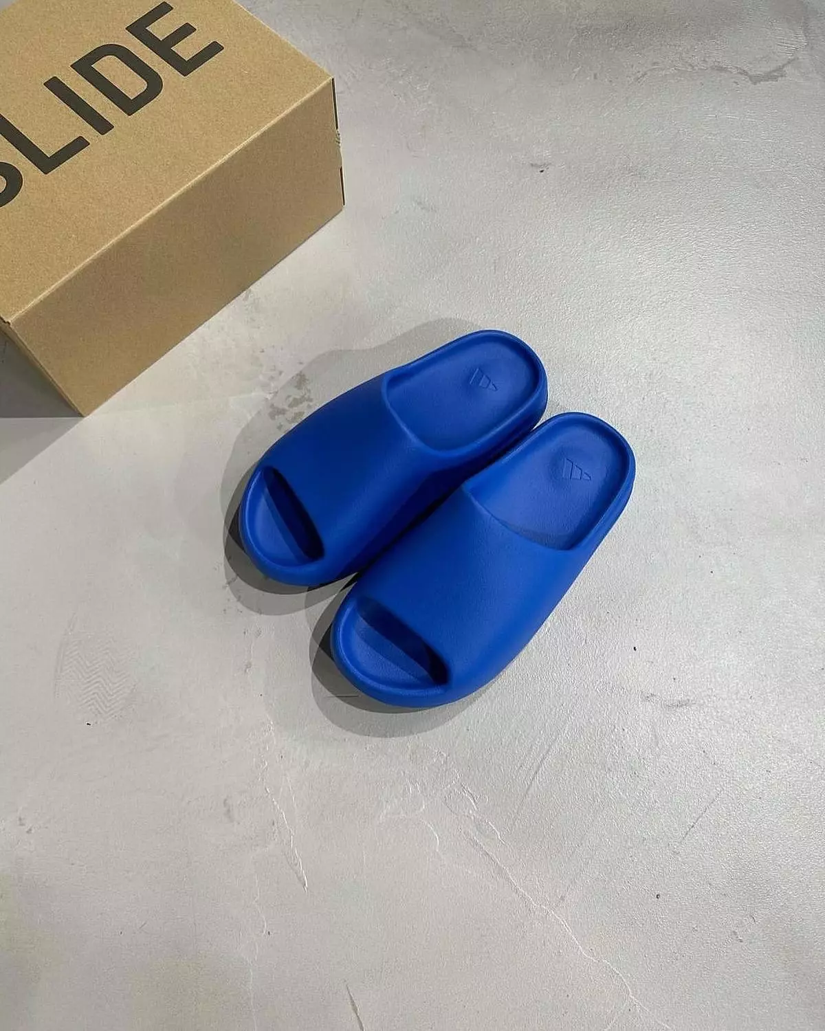 Yeezy Slides 'Azure’ 7