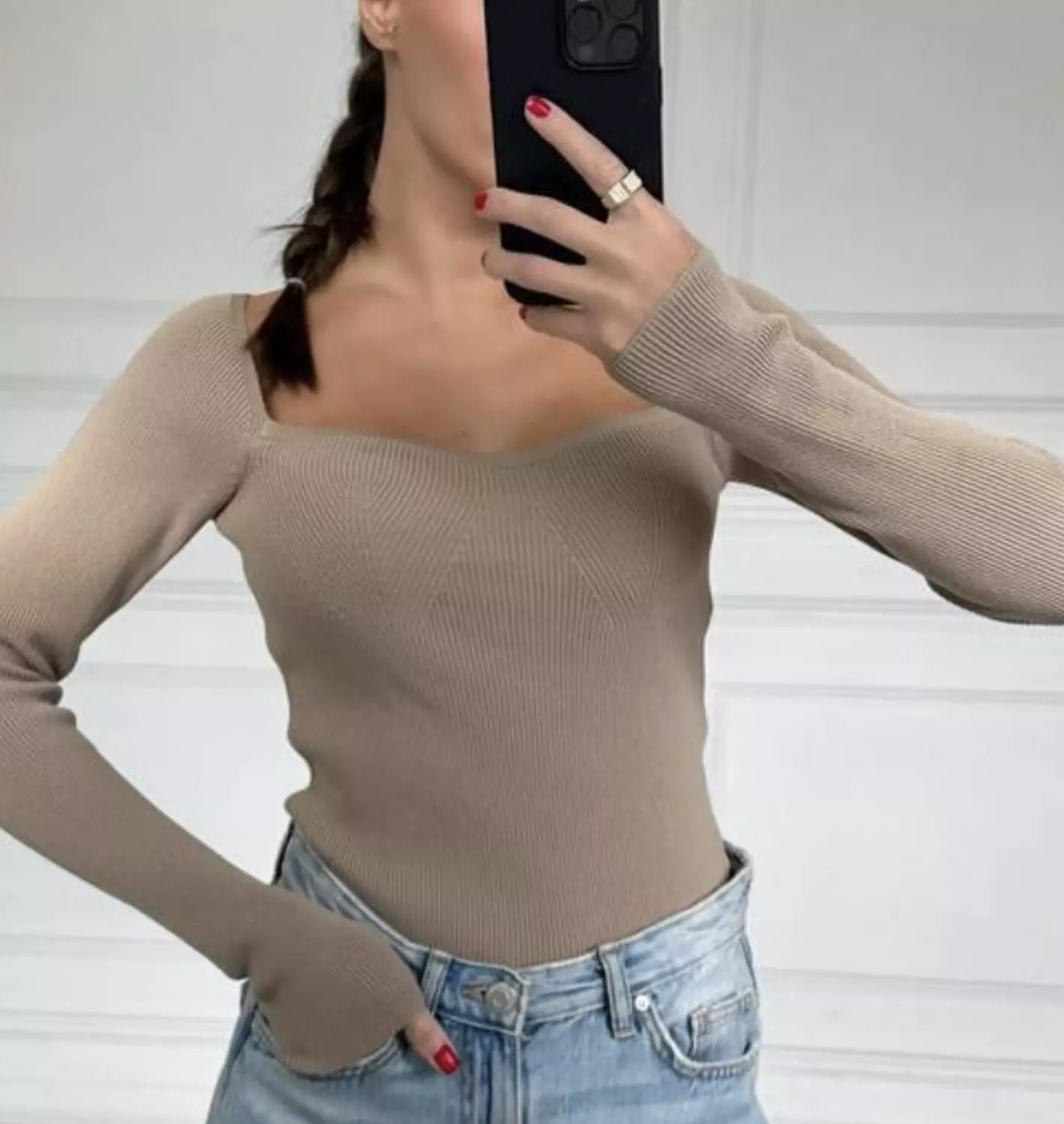 Heart Neck knit Top image