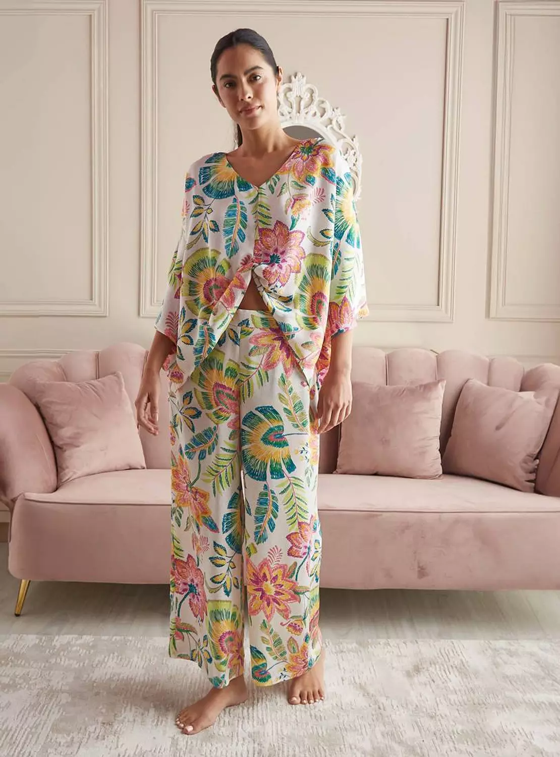 Silky satin pijama set from Max multicolored image
