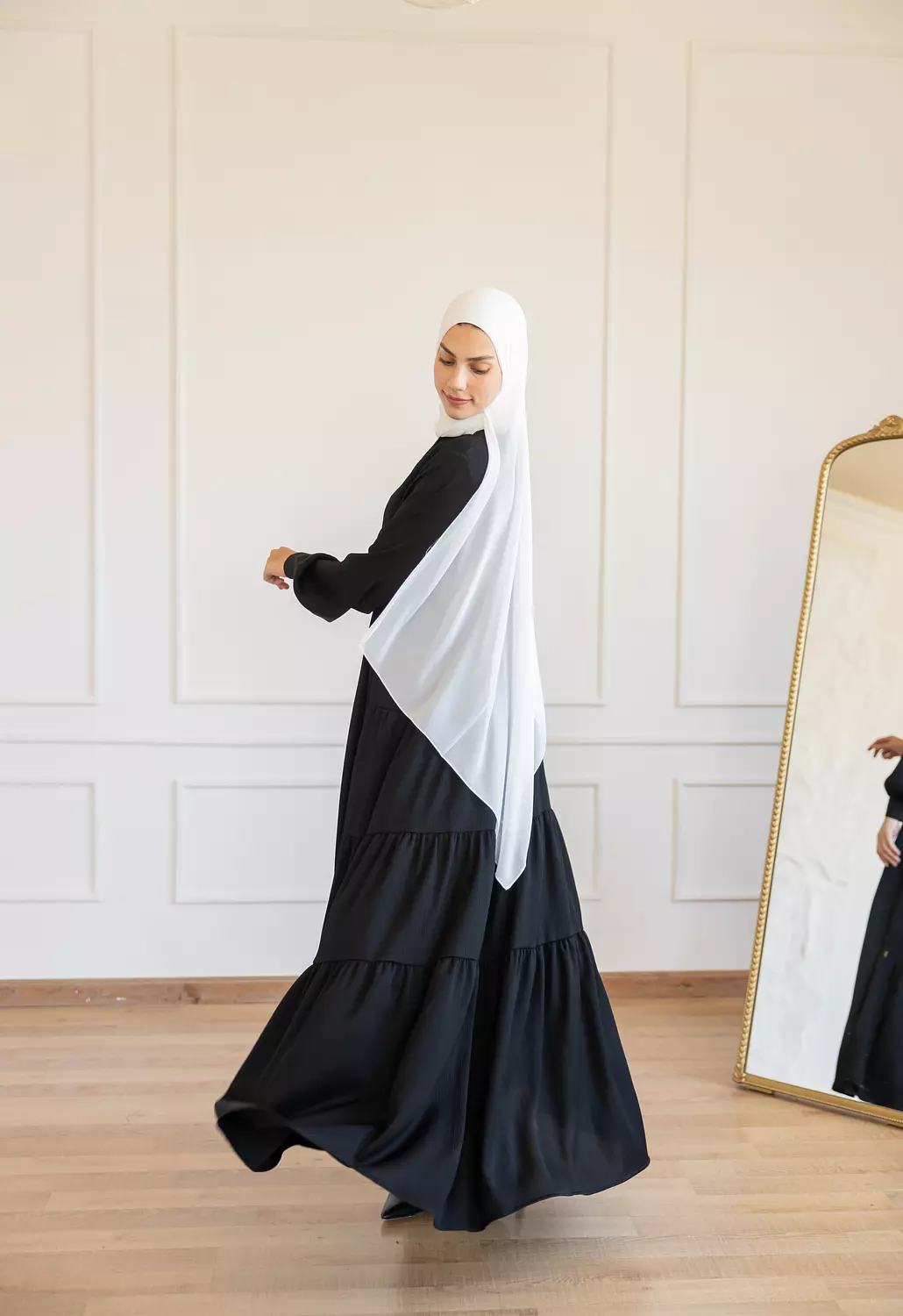 Loose Flowy Abaya 046 image