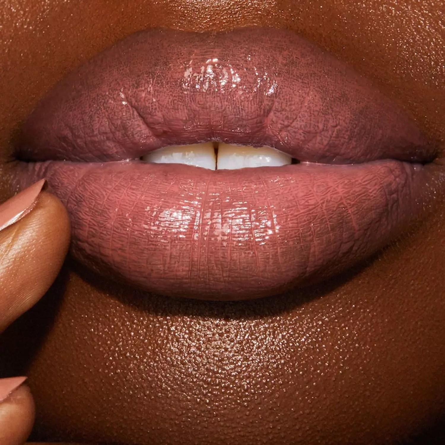 Charlotte Tilbury Hyaluronic Happikiss Lipstick Balm 4
