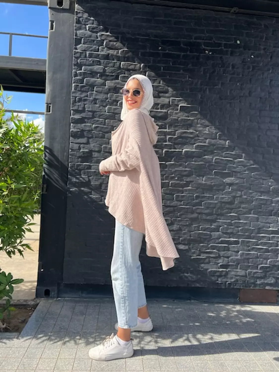 Beige high low pullover 2