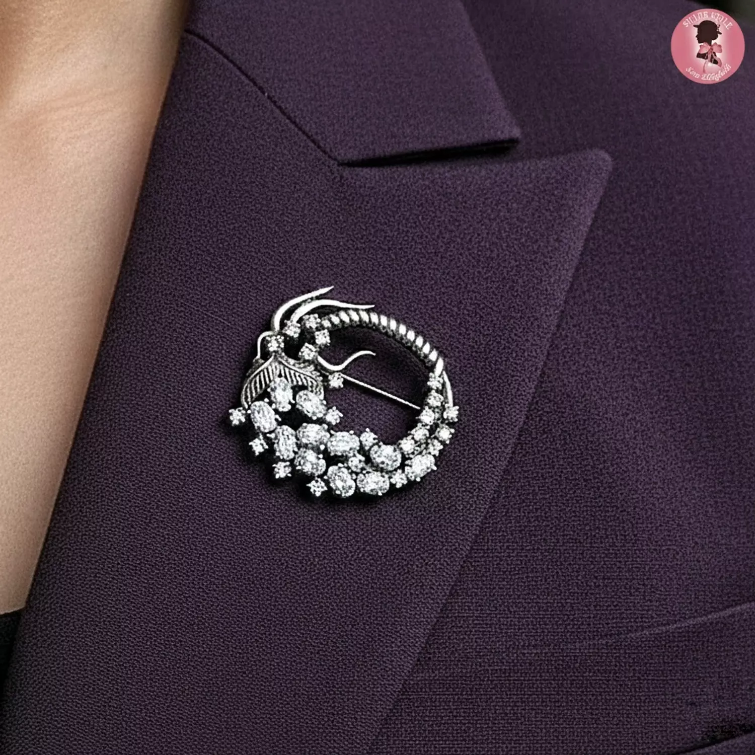 Classic brooch image