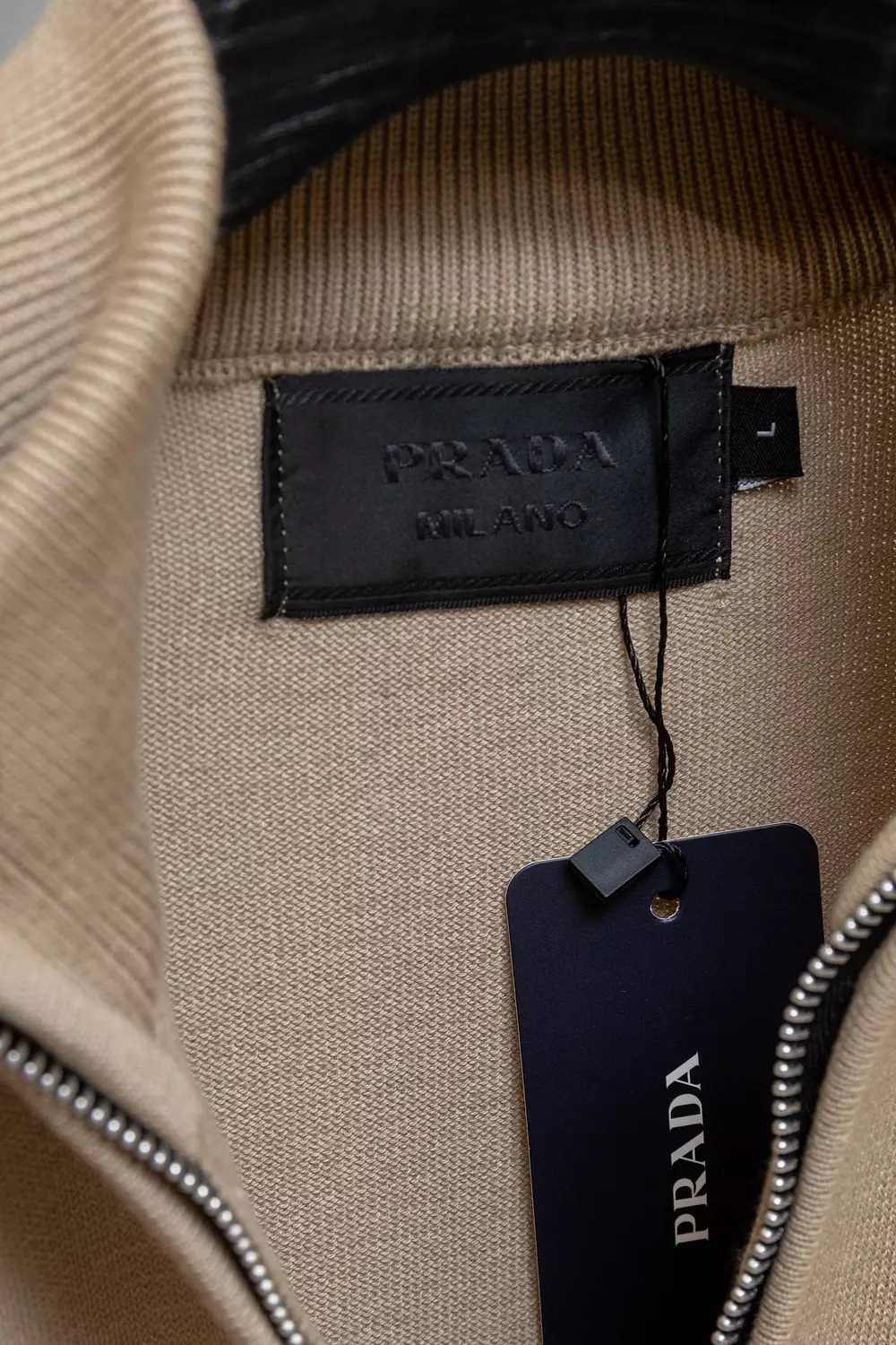 PRADA QUARTER ZIPPER / 1547 7