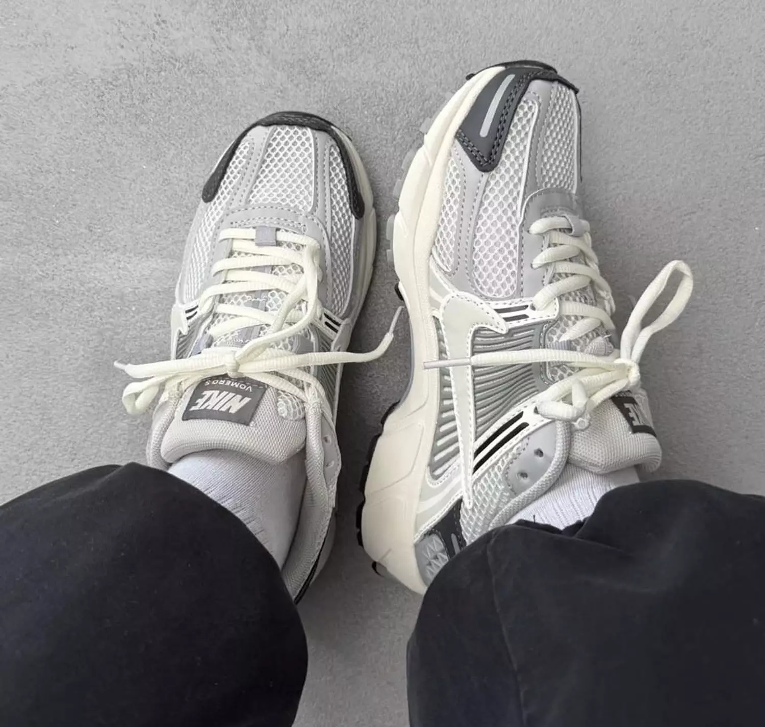 Vomero white grey 2