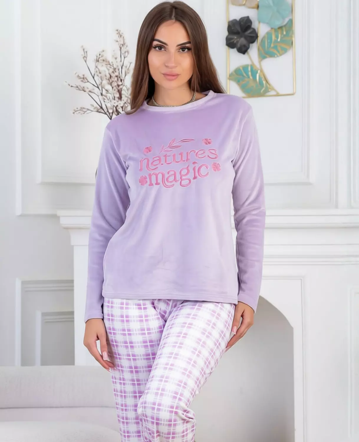 2-Piece Lilac Velvet Lounge Set 4